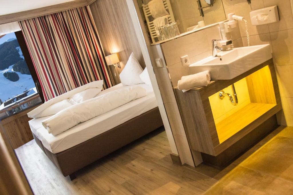 Hotel Am Reiterkogel Saalbach-Hinterglemm Pokój zdjęcie